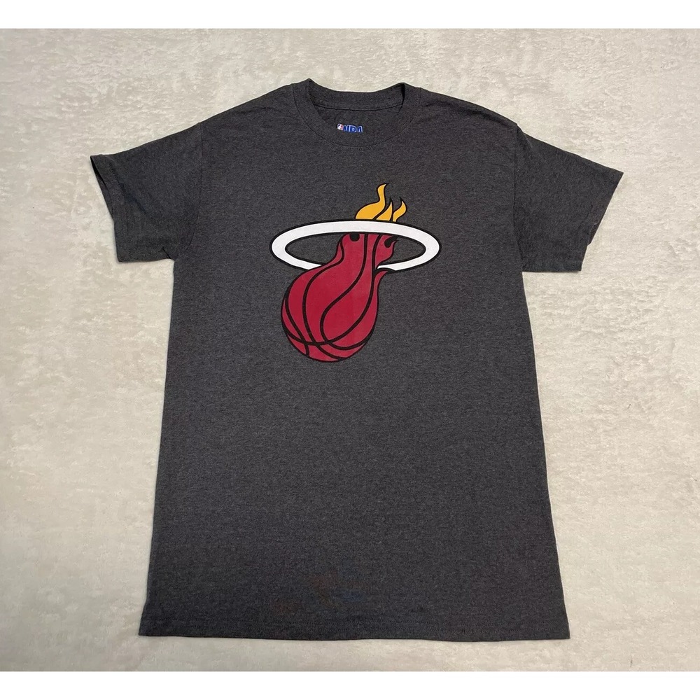 Miami Heat T Shirt Mens Small Gray Short Sleeve Graphic NBA Officially Licensed